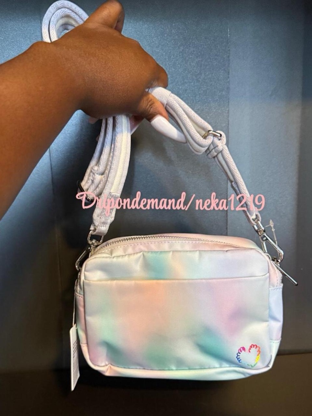 Lululemon Everywhere Crossbody Bag 2L Print Pride- Luminous Glow Mini Multi/Star - Picture 5 of 12
